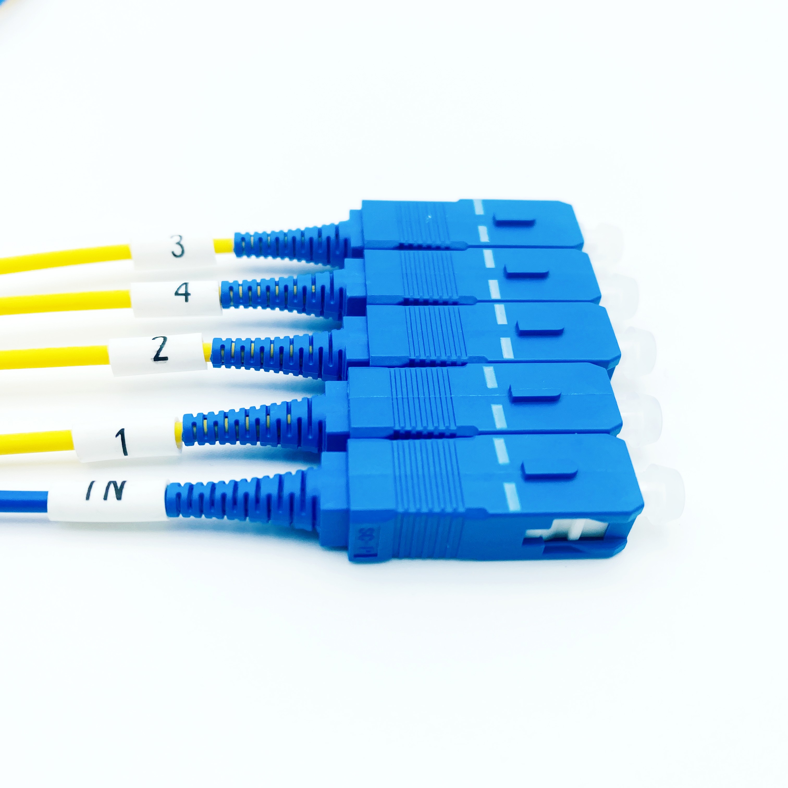 Terbuat dari apa rakitan kabel serat optik?