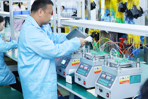 Solusi WCTX untuk Komunikasi Serat Optik